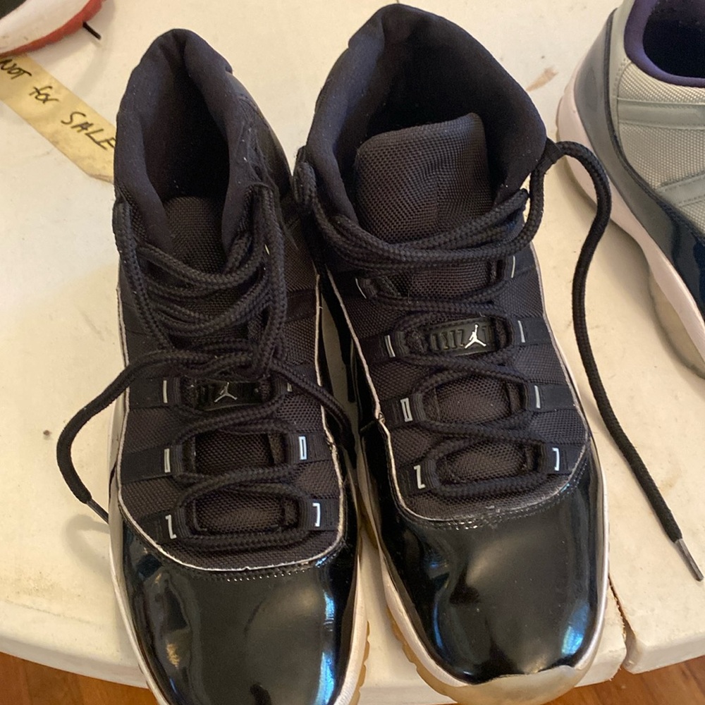 Men’s high top sneaker